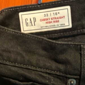 Gap Cheeky Straight Hi-Rise / New!